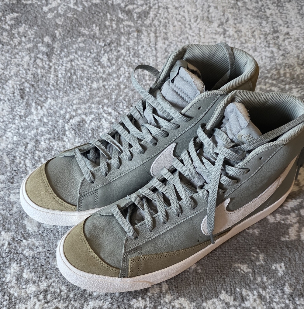 Nike Men's Nike Blazer High Top Sneakers
